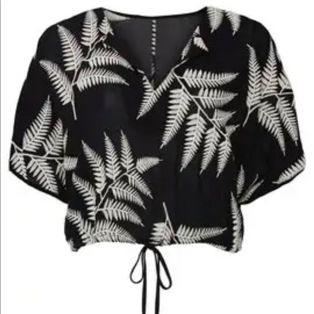 Fifteen Twenty embroidered cropped tee black and cream NWOT XS palm leaf
